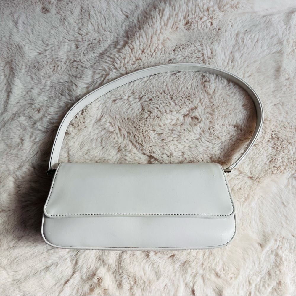 Vintage White Baguette Shoulder Bag  in Faux Leather in Great Condition